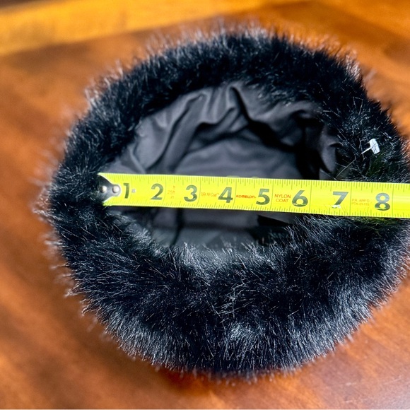 Zara Black Faux Fur Hat - Picture 6 of 13